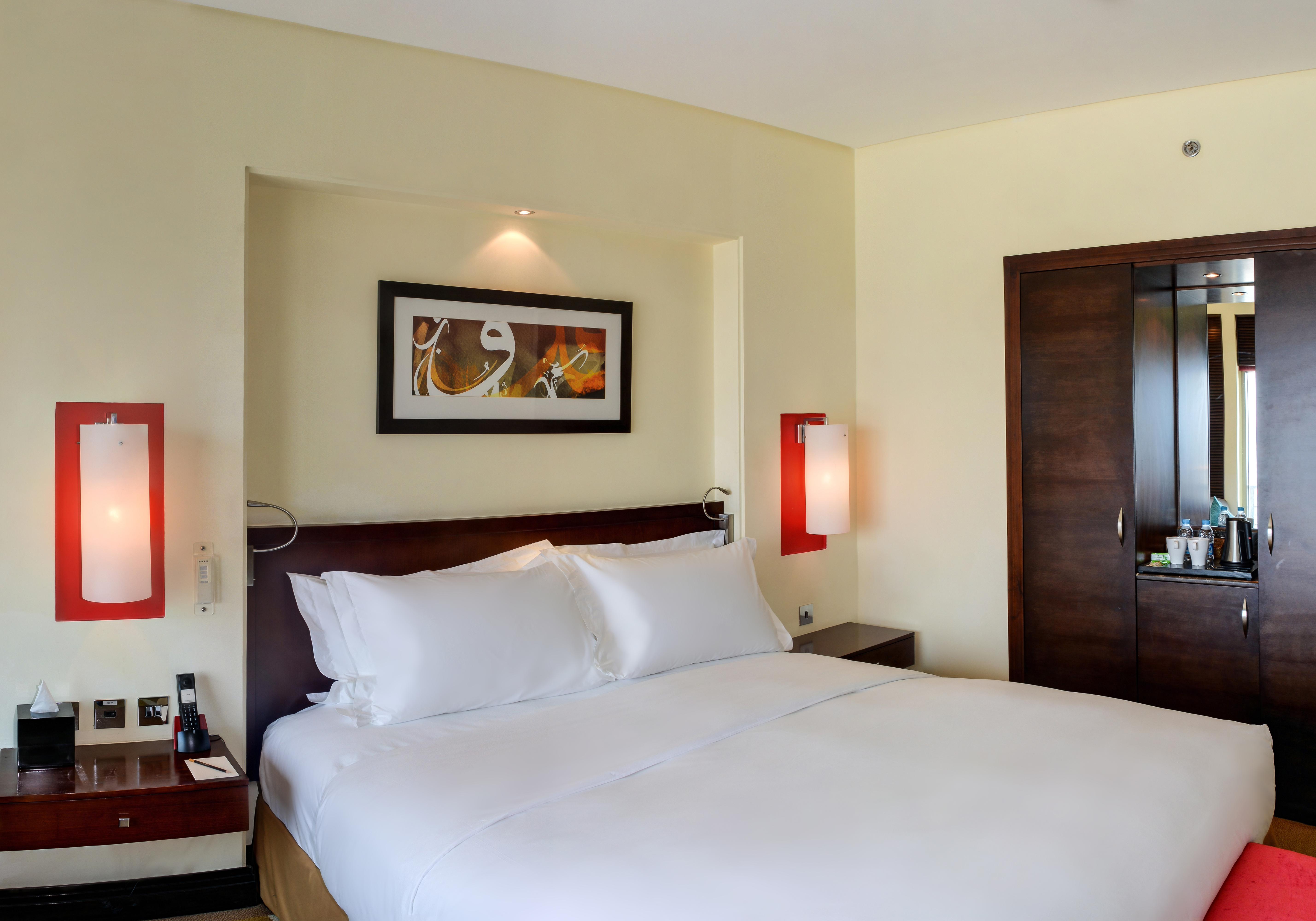 Sofitel Al Khobar The Corniche Hotel Exterior photo A bedroom at the hotel