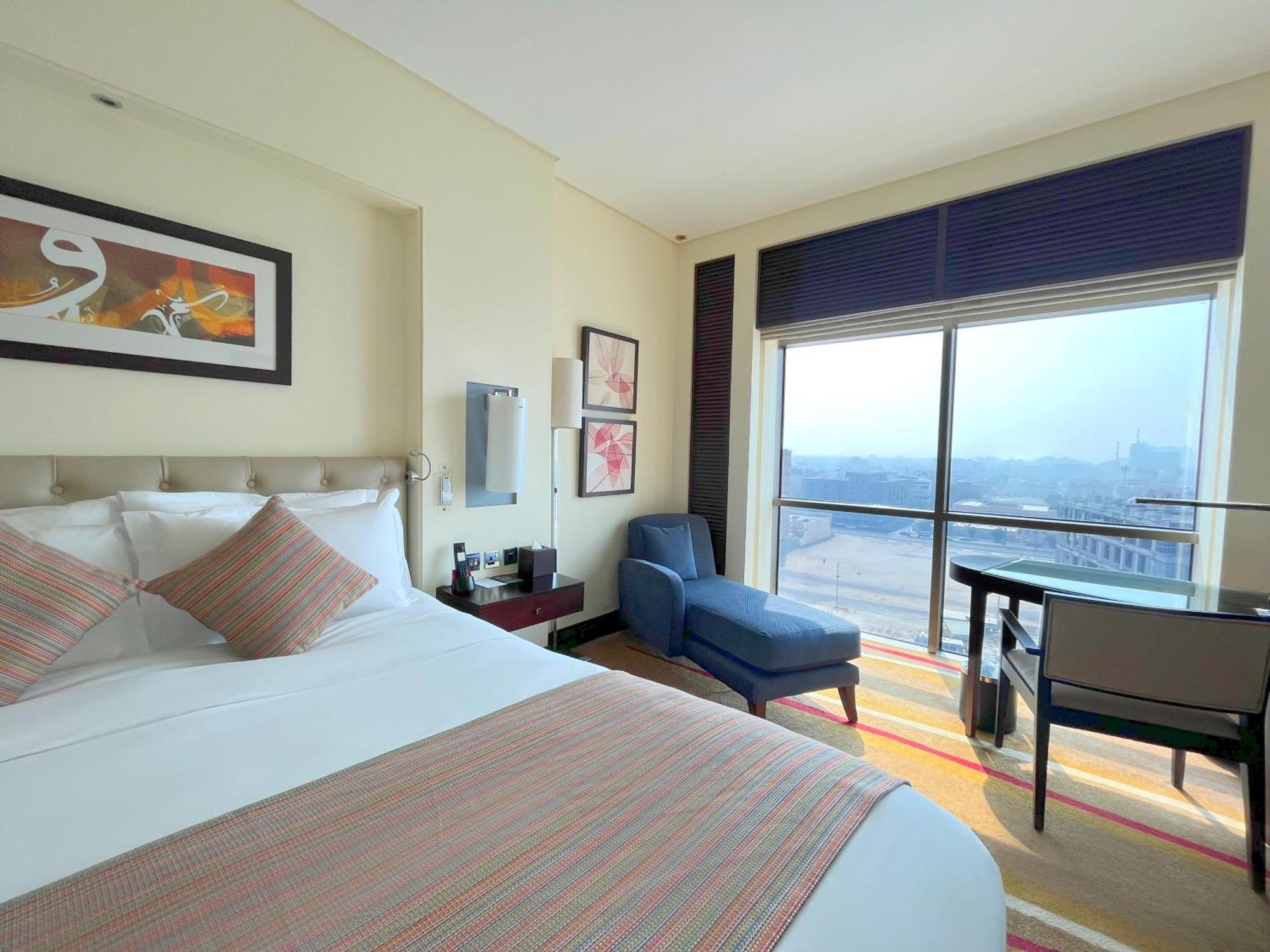 Sofitel Al Khobar The Corniche Hotel Exterior photo A room at the Taj Bengal