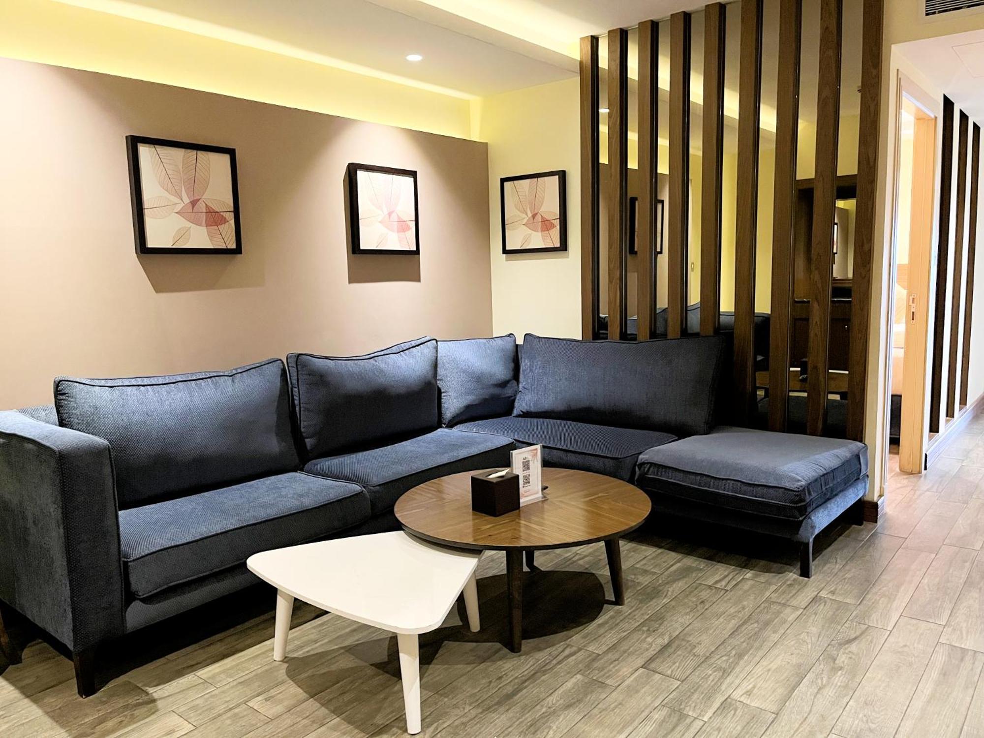 Sofitel Al Khobar The Corniche Hotel Exterior photo The waiting room at the clinic