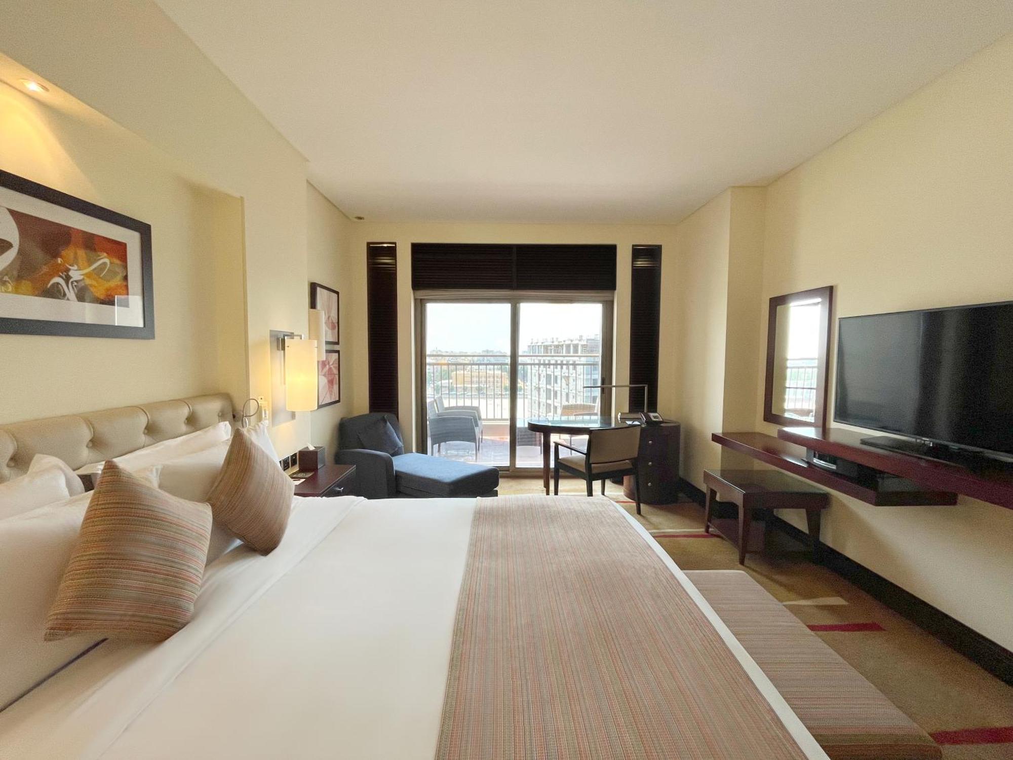 Sofitel Al Khobar The Corniche Hotel Exterior photo A room at the hotel