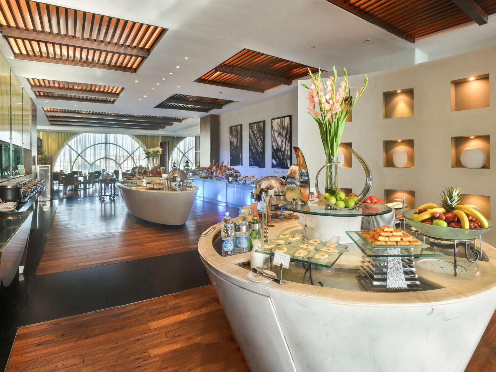 Sofitel Al Khobar The Corniche Hotel Exterior photo The restaurant