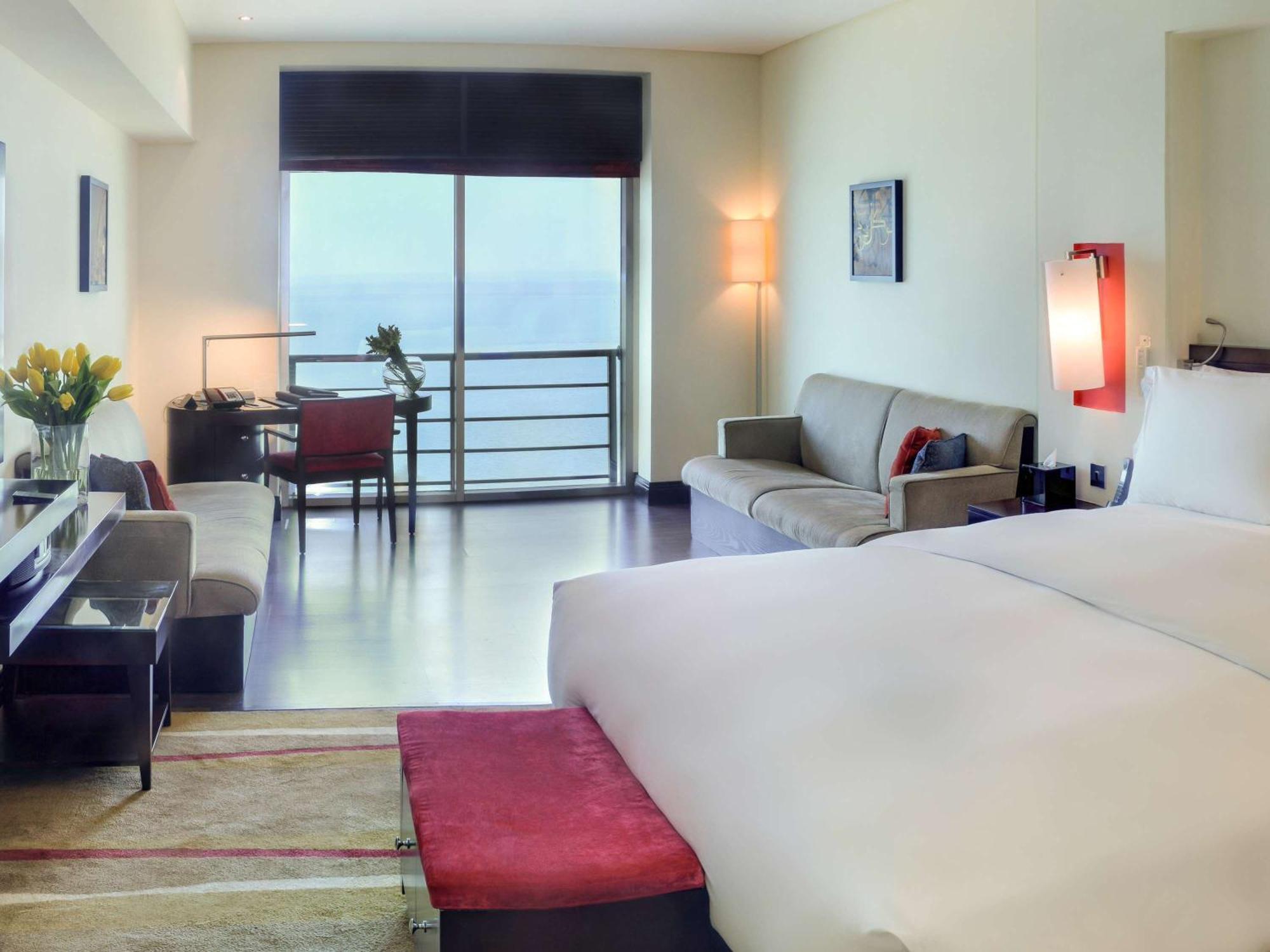 Sofitel Al Khobar The Corniche Hotel Exterior photo A typical room at the hotel