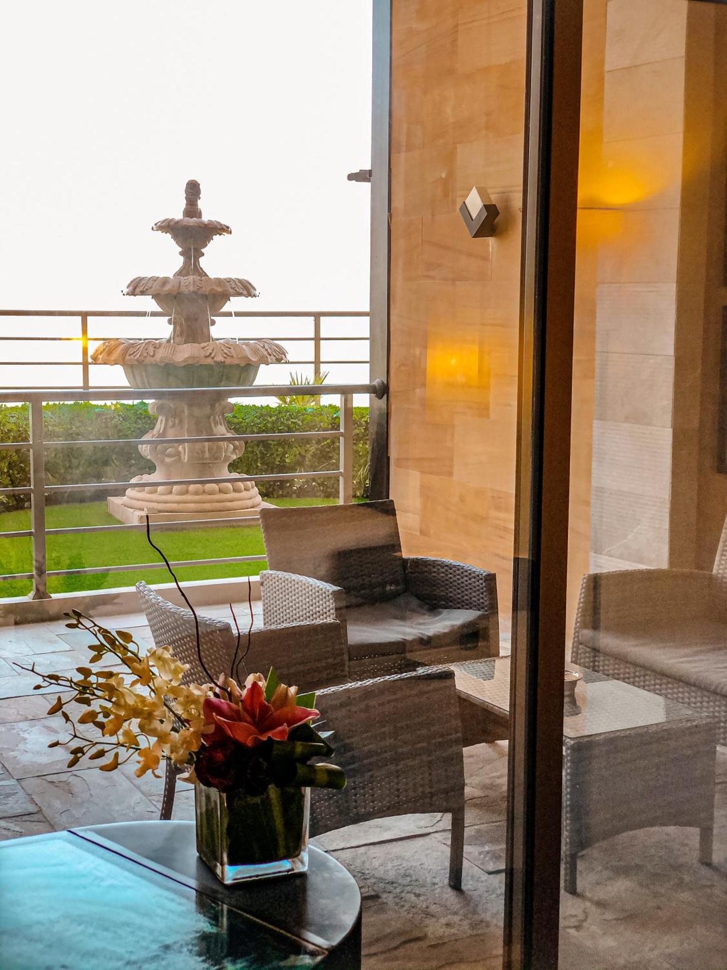 Sofitel Al Khobar The Corniche Hotel Exterior photo Fountain at the hotel
