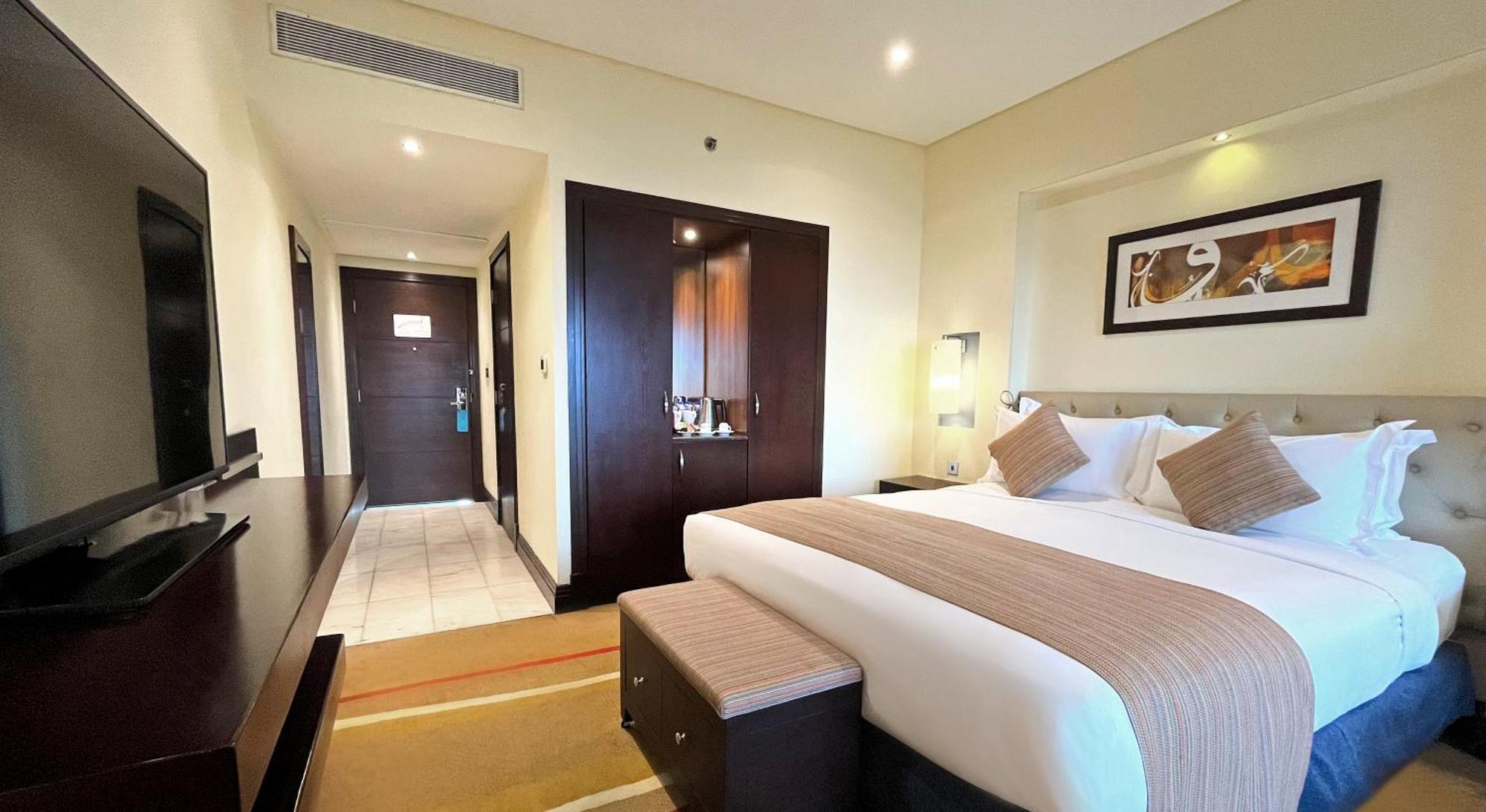 Sofitel Al Khobar The Corniche Hotel Exterior photo Deluxe Room