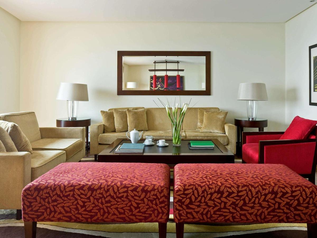 Sofitel Al Khobar The Corniche Hotel Exterior photo A living room